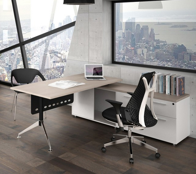 Escritorio B/CHROME - B Cosmo con Credenza Lateral